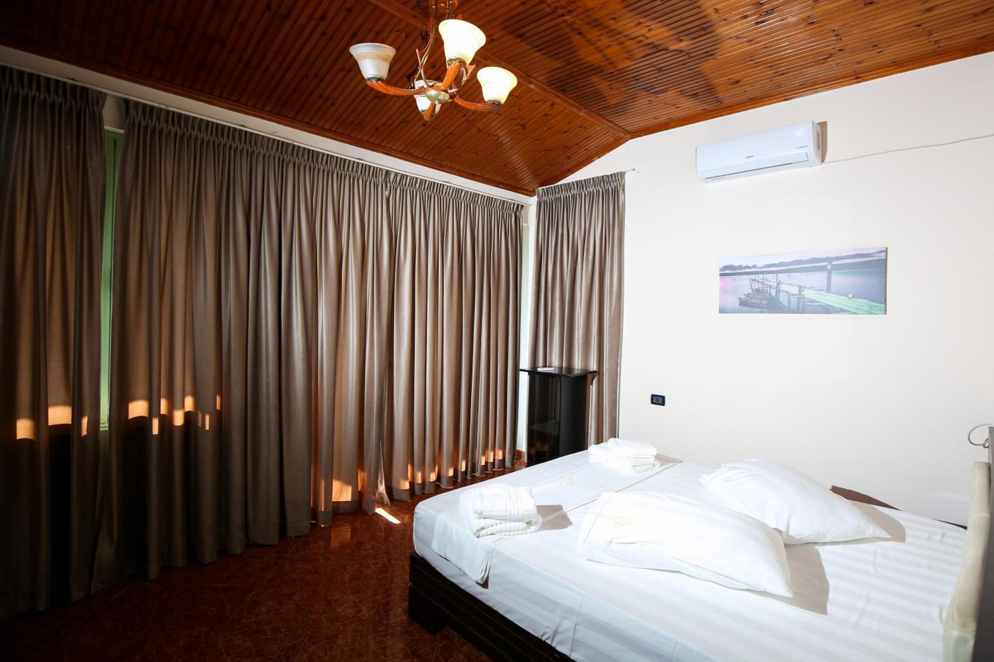 The Hart Hotel Vlorë Exterior foto